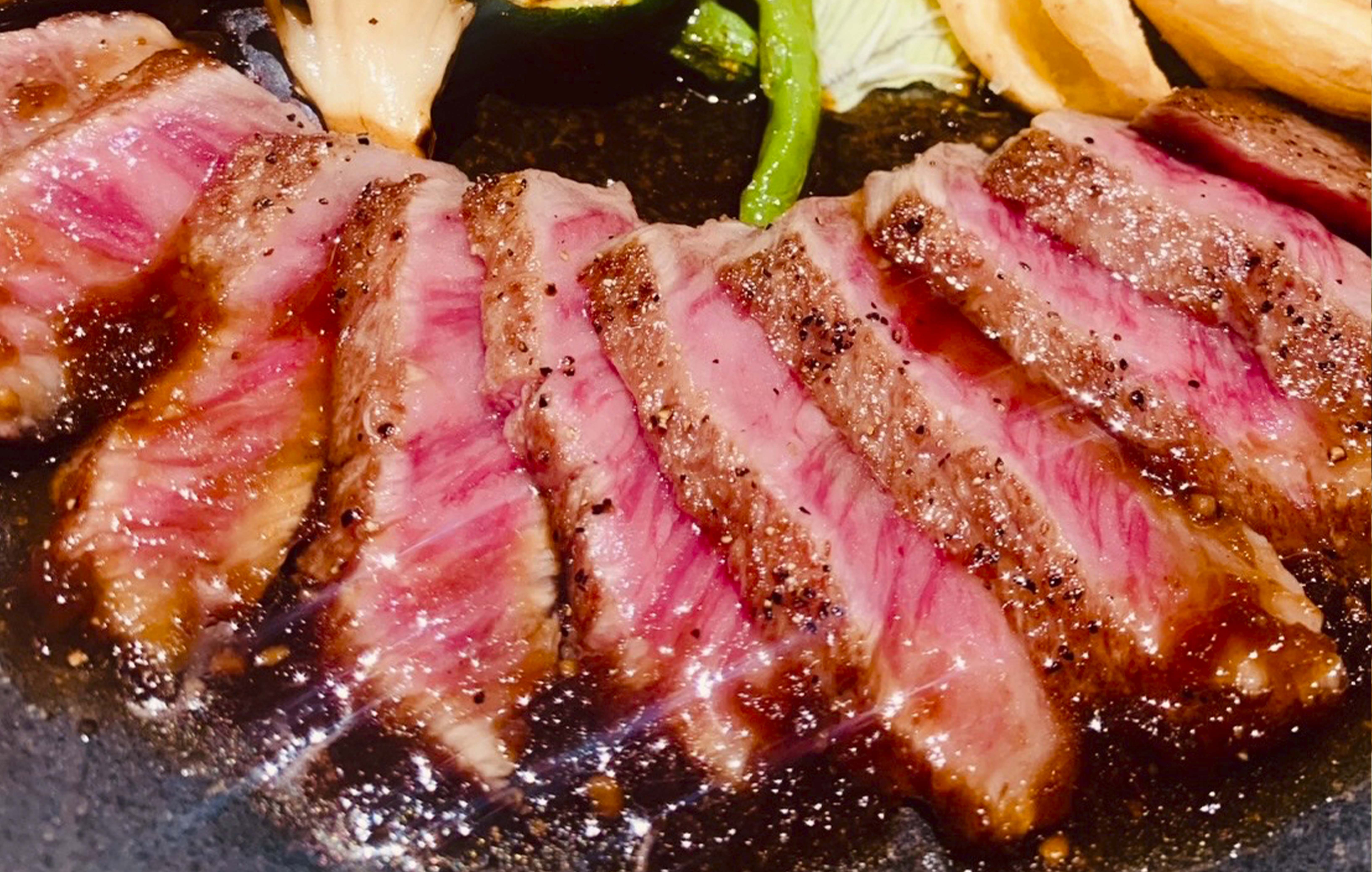 おばんざいメニュー　ずらりと並ぶ色とりどりのおばんざい